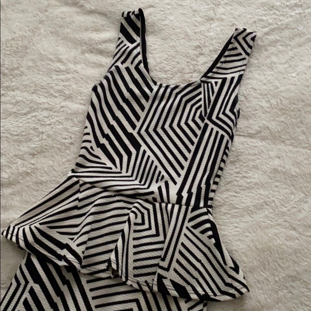 Dress - Picture 2 of 4